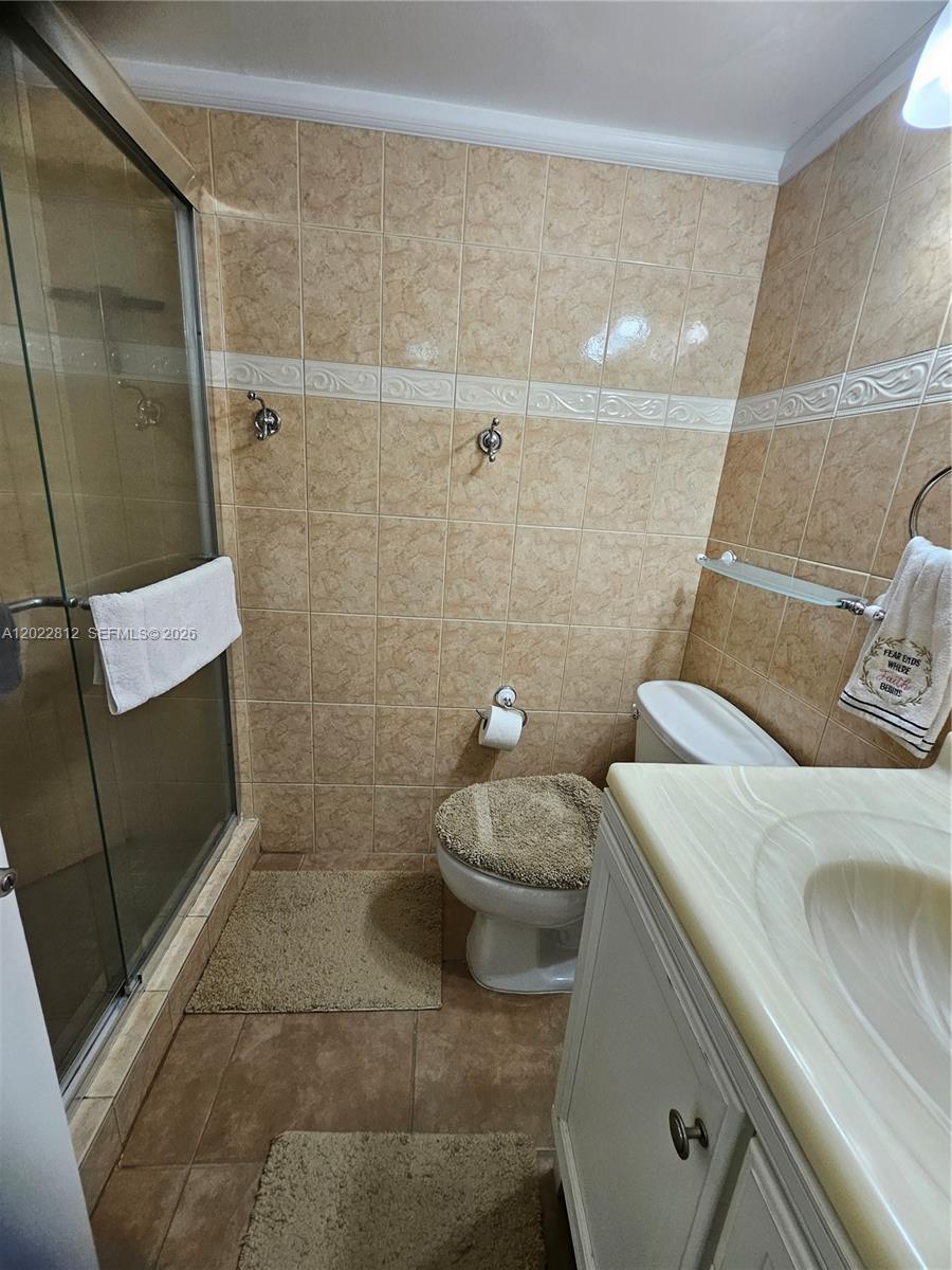 212 Lake Pointe Dr #113, Oakland Park FL 33309