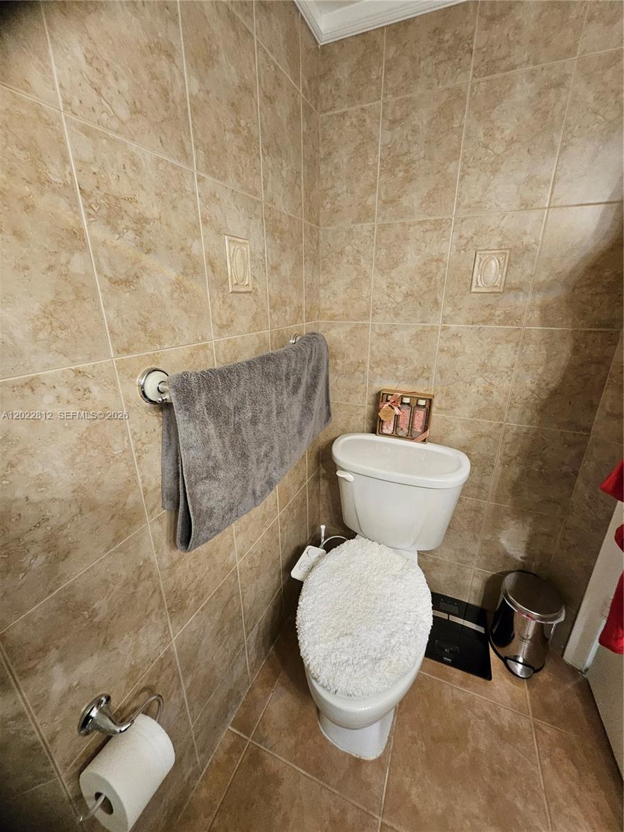 212 Lake Pointe Dr #113, Oakland Park FL 33309