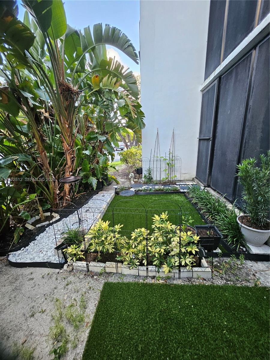212 Lake Pointe Dr #113, Oakland Park FL 33309