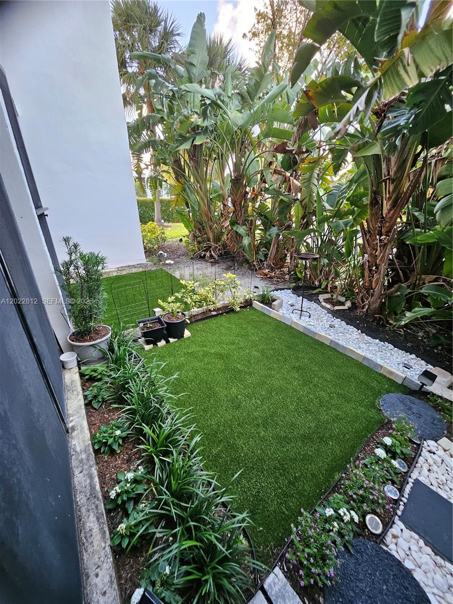 212 Lake Pointe Dr #113, Oakland Park FL 33309