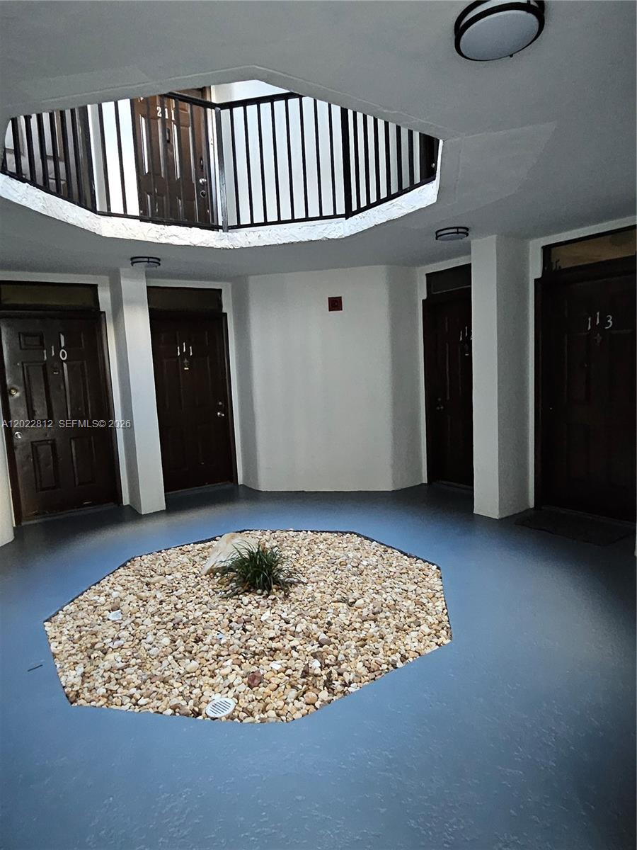 212 Lake Pointe Dr #113, Oakland Park FL 33309