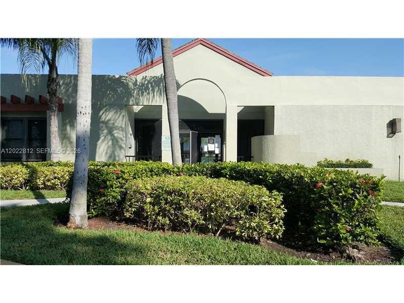 212 Lake Pointe Dr #113, Oakland Park FL 33309