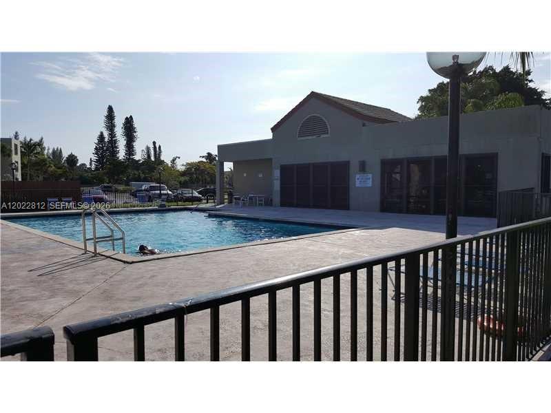 212 Lake Pointe Dr #113, Oakland Park FL 33309