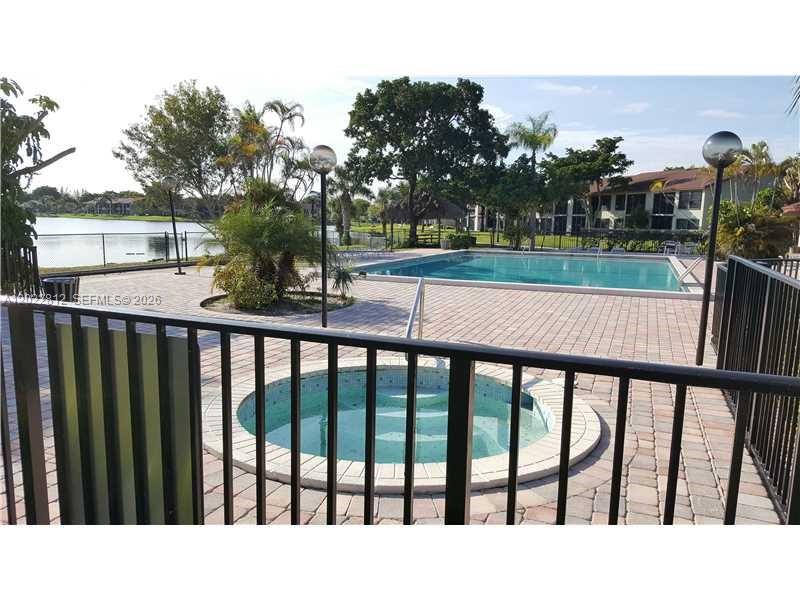 212 Lake Pointe Dr #113, Oakland Park FL 33309