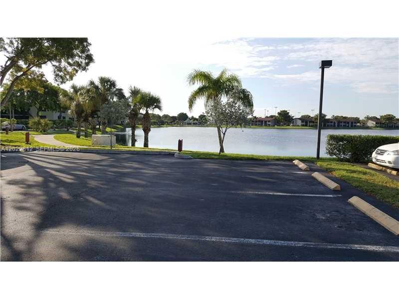 212 Lake Pointe Dr #113, Oakland Park FL 33309