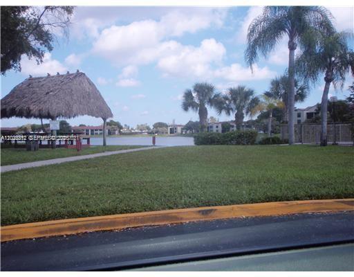 212 Lake Pointe Dr #113, Oakland Park FL 33309