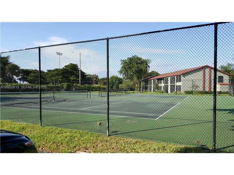 212 Lake Pointe Dr #113, Oakland Park FL 33309