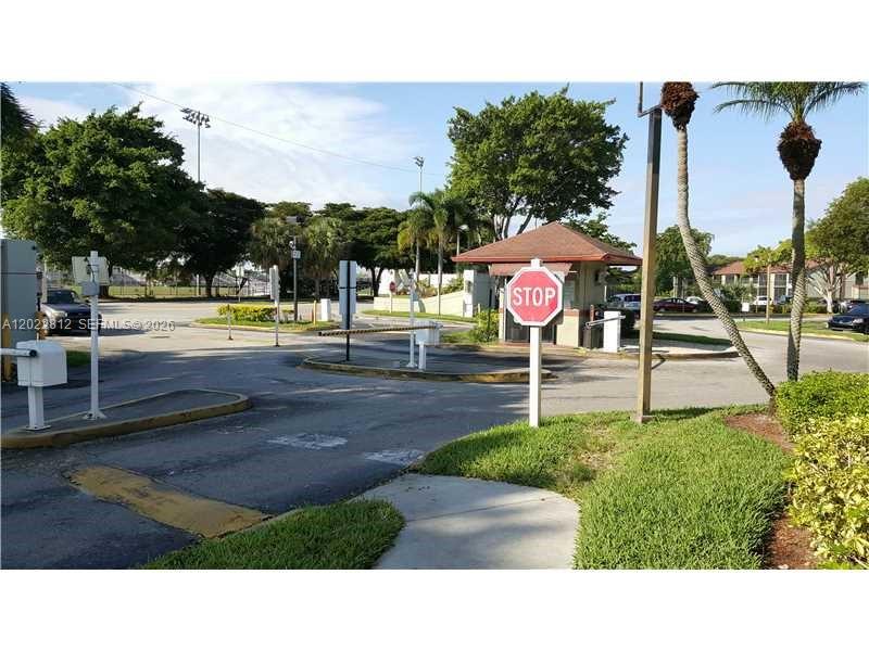 212 Lake Pointe Dr #113, Oakland Park FL 33309