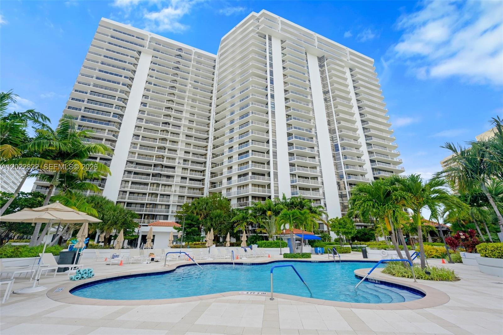 20281 E Country Club Dr #2310, Aventura FL 33180