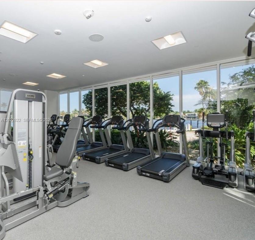 20281 E Country Club Dr #2310, Aventura FL 33180