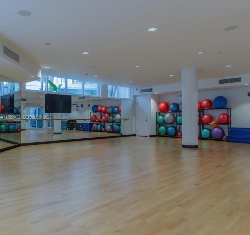 20281 E Country Club Dr #2310, Aventura FL 33180