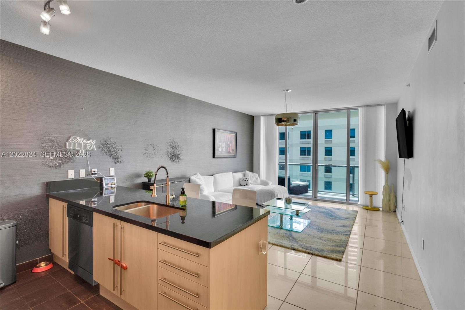 79 SW 12th St #1605, Miami FL 33130