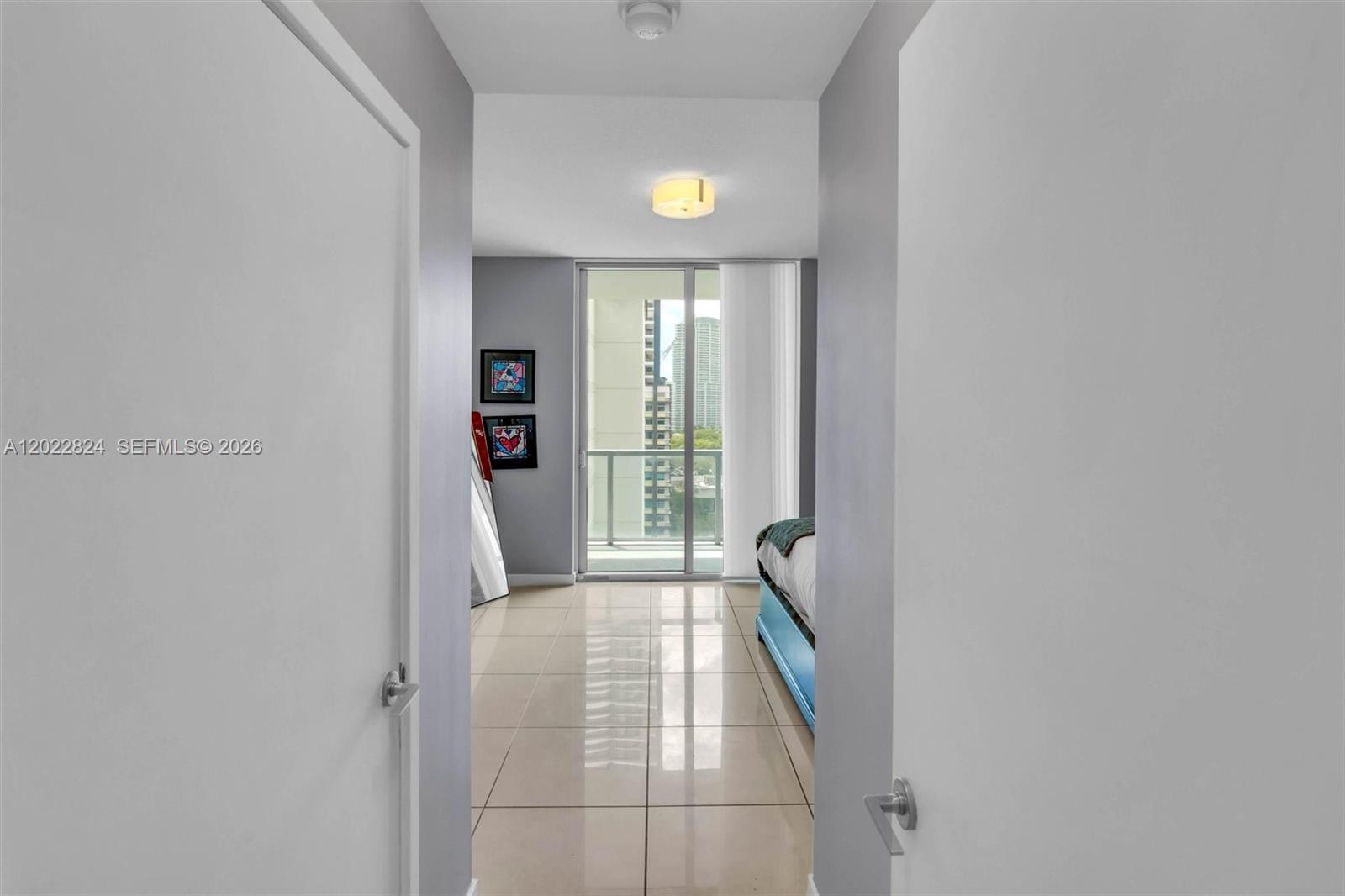 79 SW 12th St #1605, Miami FL 33130