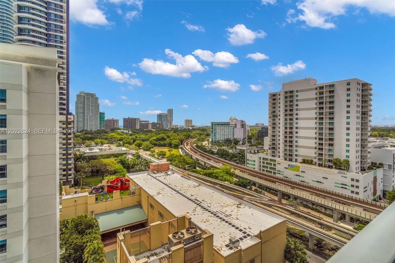 79 SW 12th St #1605, Miami FL 33130