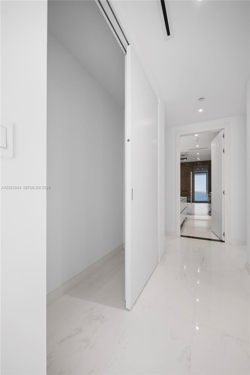 300 Biscayne Blvd Way #1102, Miami FL 33131
