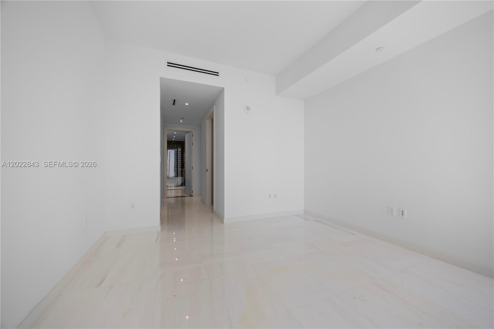 300 Biscayne Blvd Way #1102, Miami FL 33131
