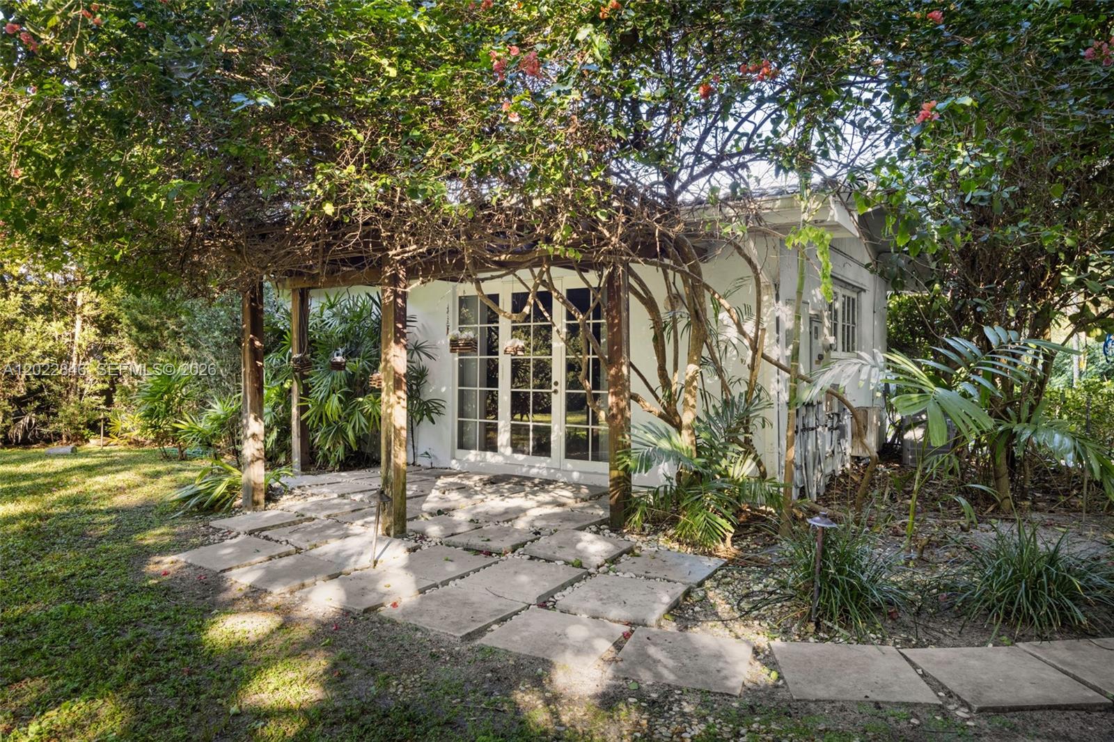 7290 SW 77th Ter, Miami FL 33143