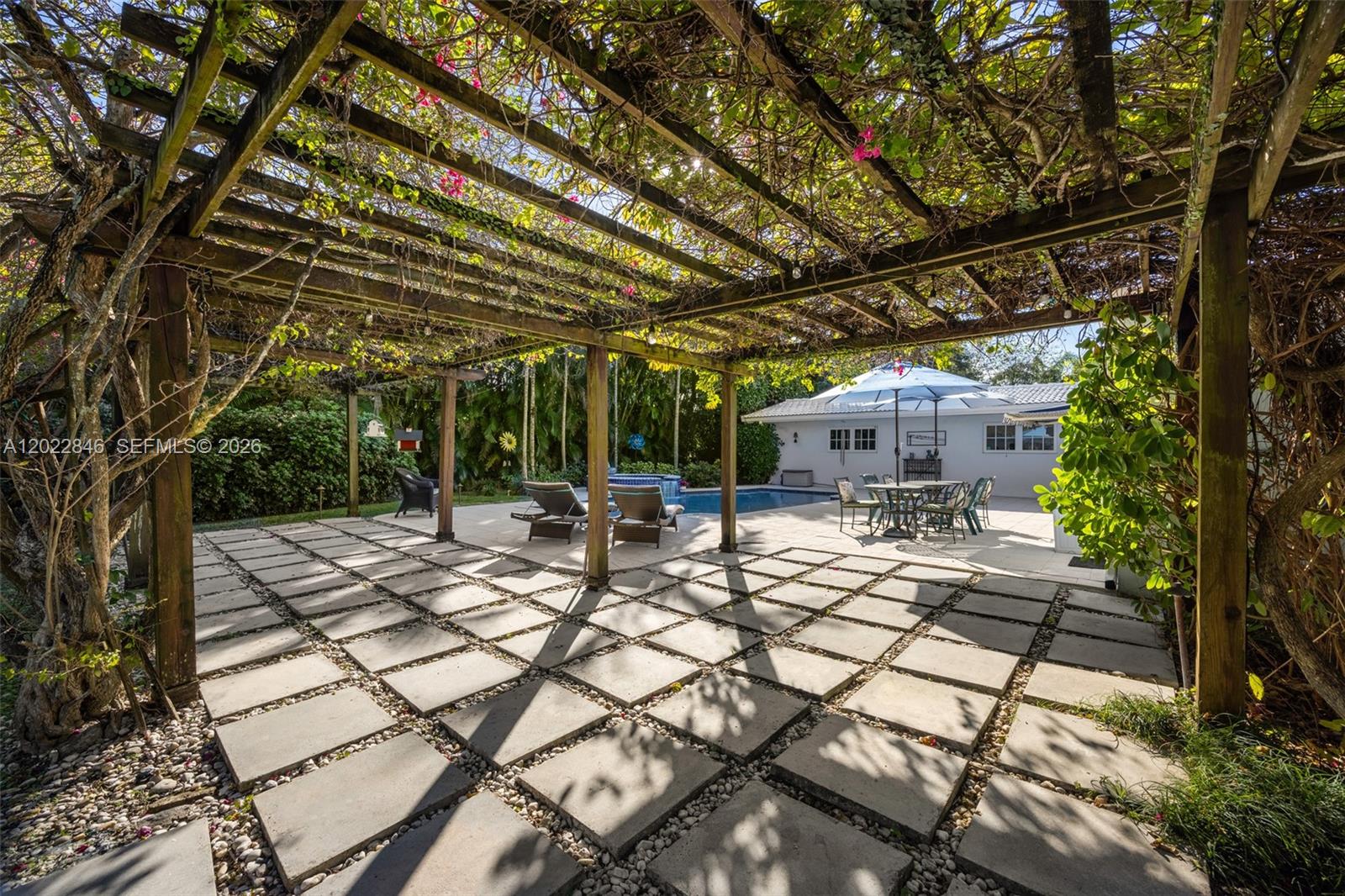 7290 SW 77th Ter, Miami FL 33143