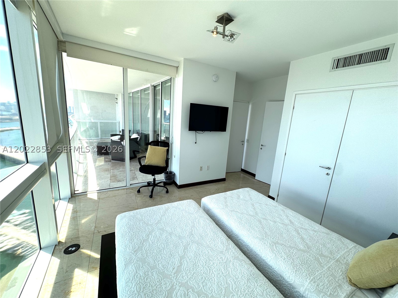 450 Alton Rd #3505, Miami Beach FL 33139