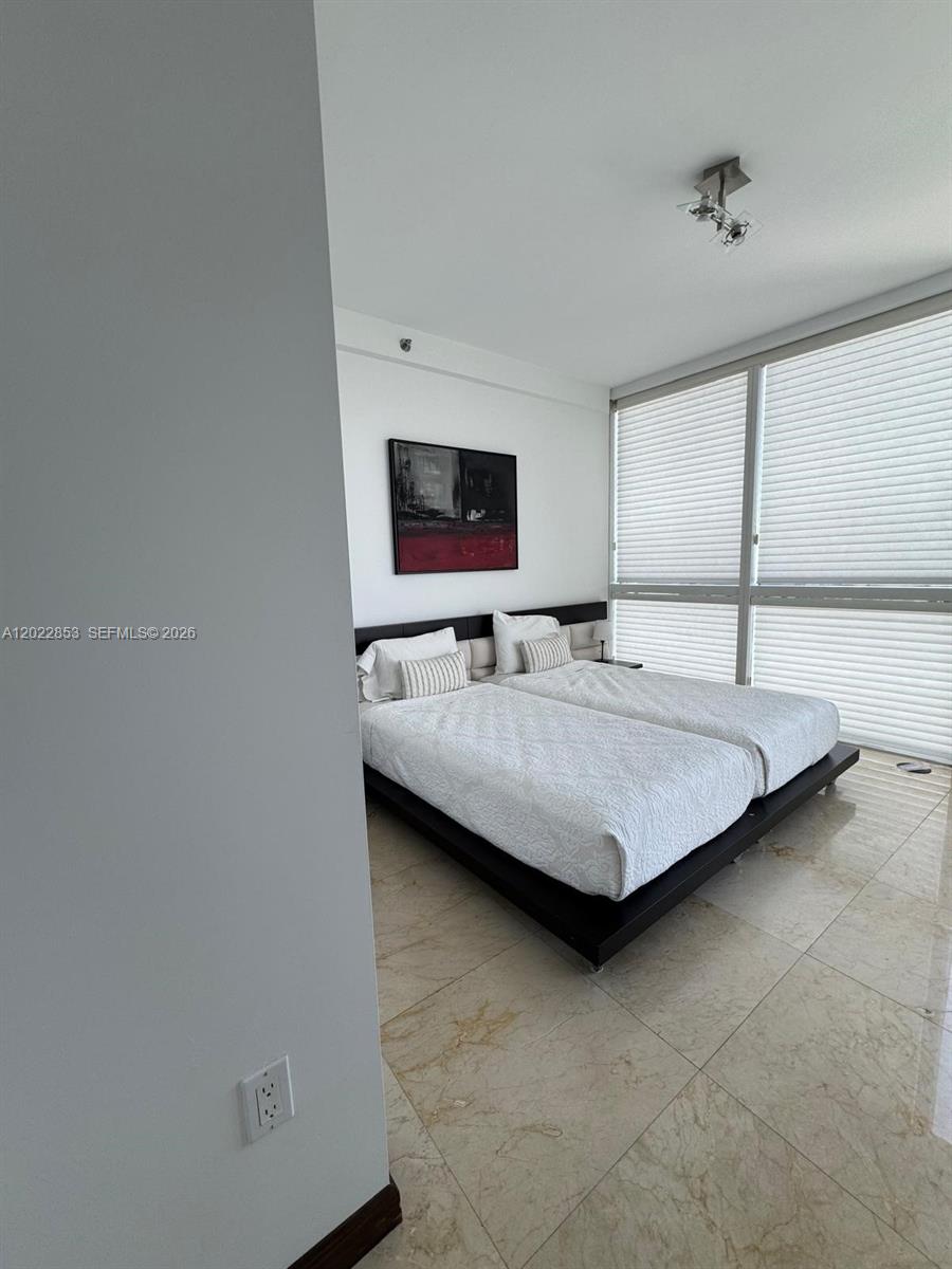 450 Alton Rd #3505, Miami Beach FL 33139