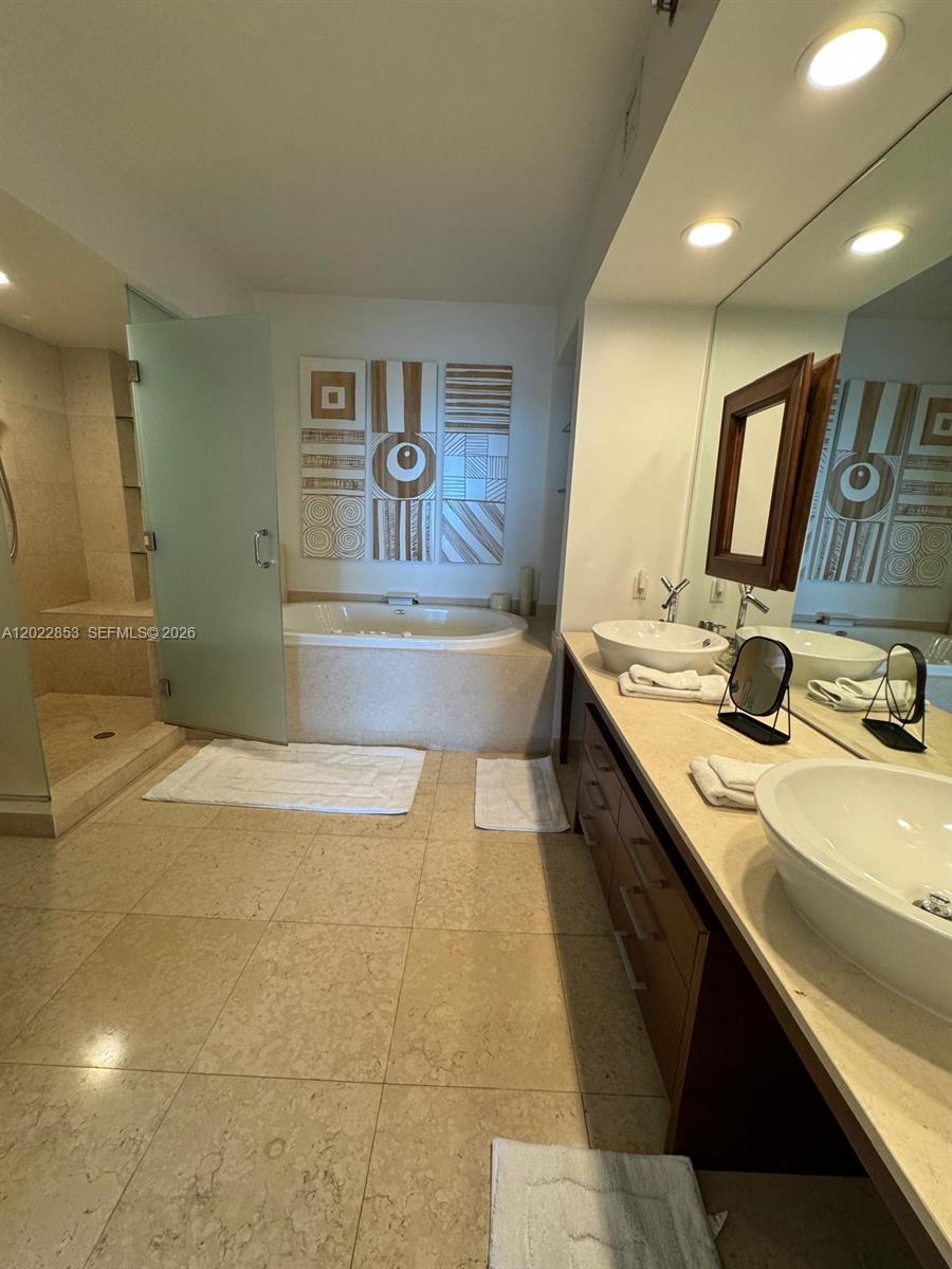 450 Alton Rd #3505, Miami Beach FL 33139