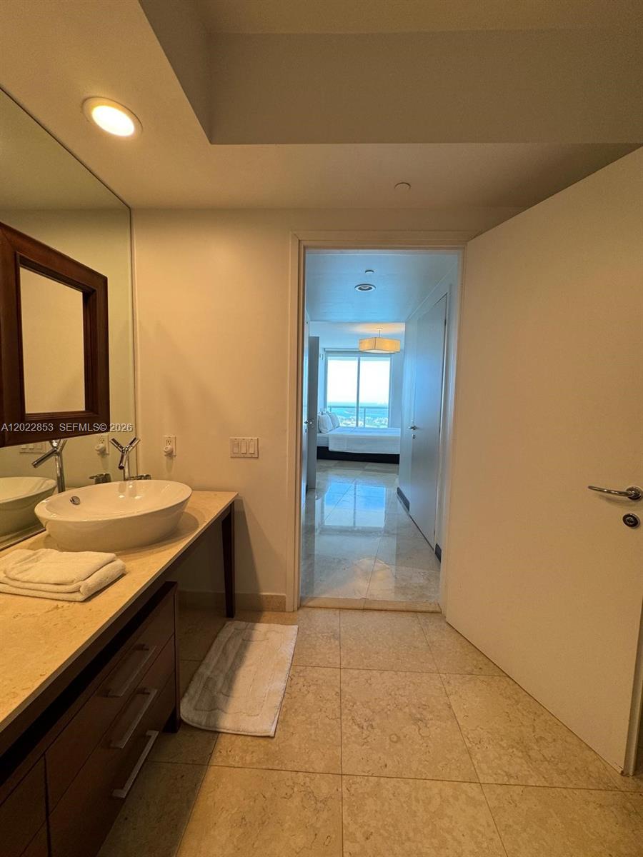 450 Alton Rd #3505, Miami Beach FL 33139