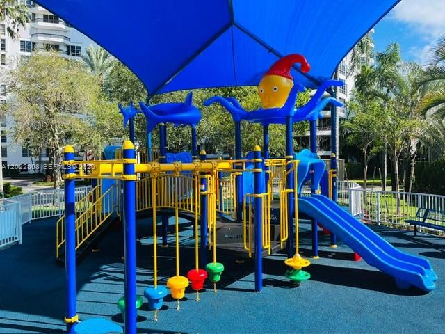 3530 Mystic Pointe Dr #1412, Aventura FL 33180