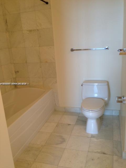 1060 Brickell Ave #2305, Miami FL 33131