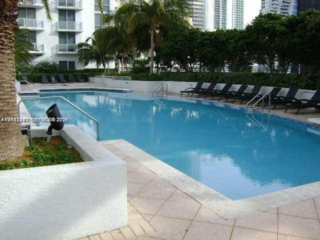 1060 Brickell Ave #2305, Miami FL 33131