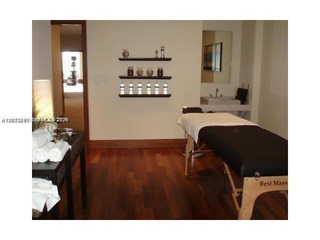 1060 Brickell Ave #2305, Miami FL 33131