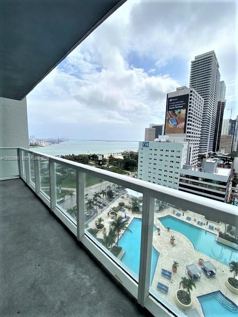 244 Biscayne Blvd #1805, Miami FL 33132