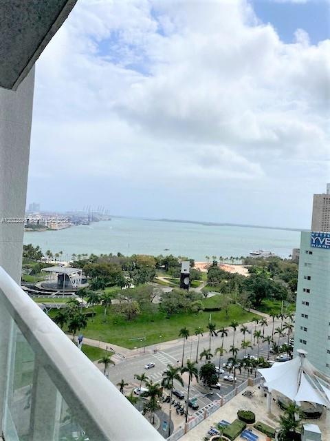 244 Biscayne Blvd #1805, Miami FL 33132