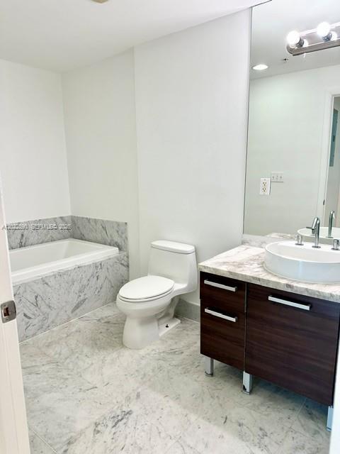 244 Biscayne Blvd #1805, Miami FL 33132