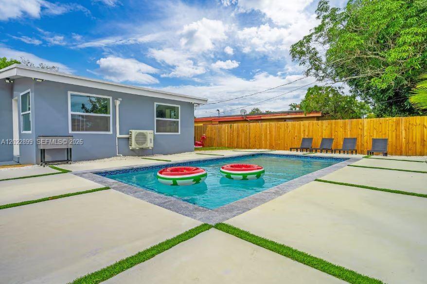 17621 NE 7th Ave, Miami FL 33162