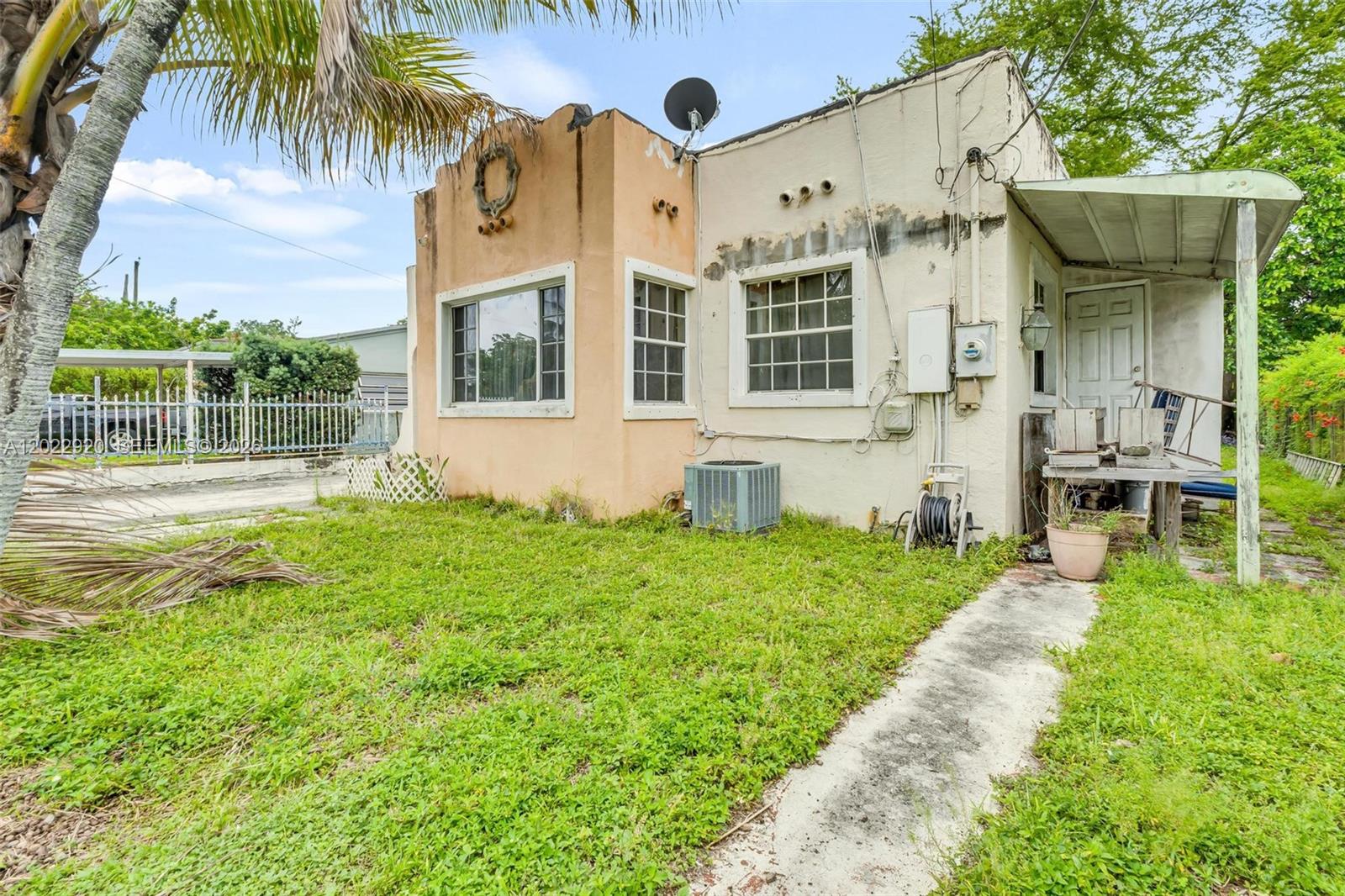 1122 NW 38th St, Miami FL 33127