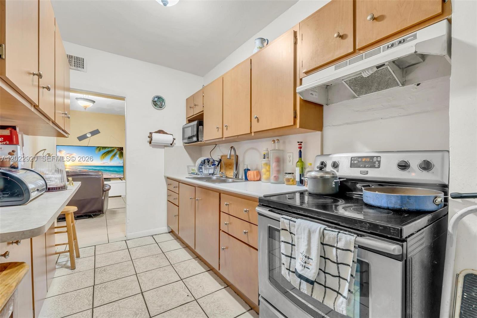 1122 NW 38th St, Miami FL 33127