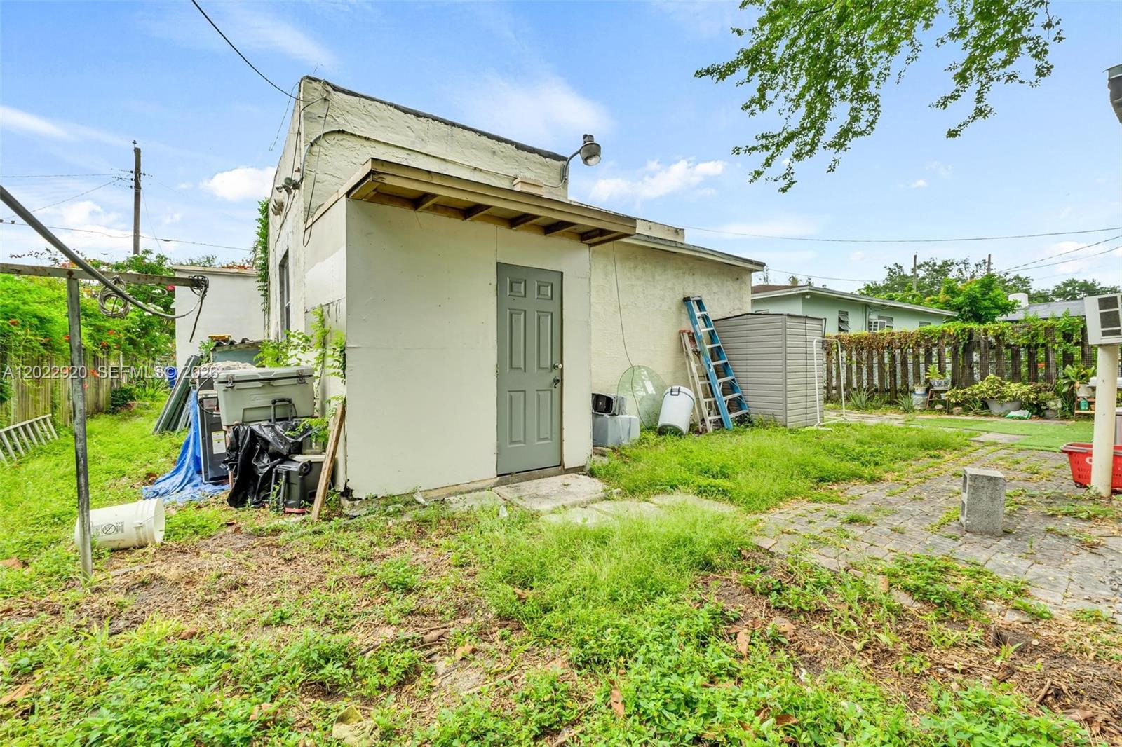 1122 NW 38th St, Miami FL 33127
