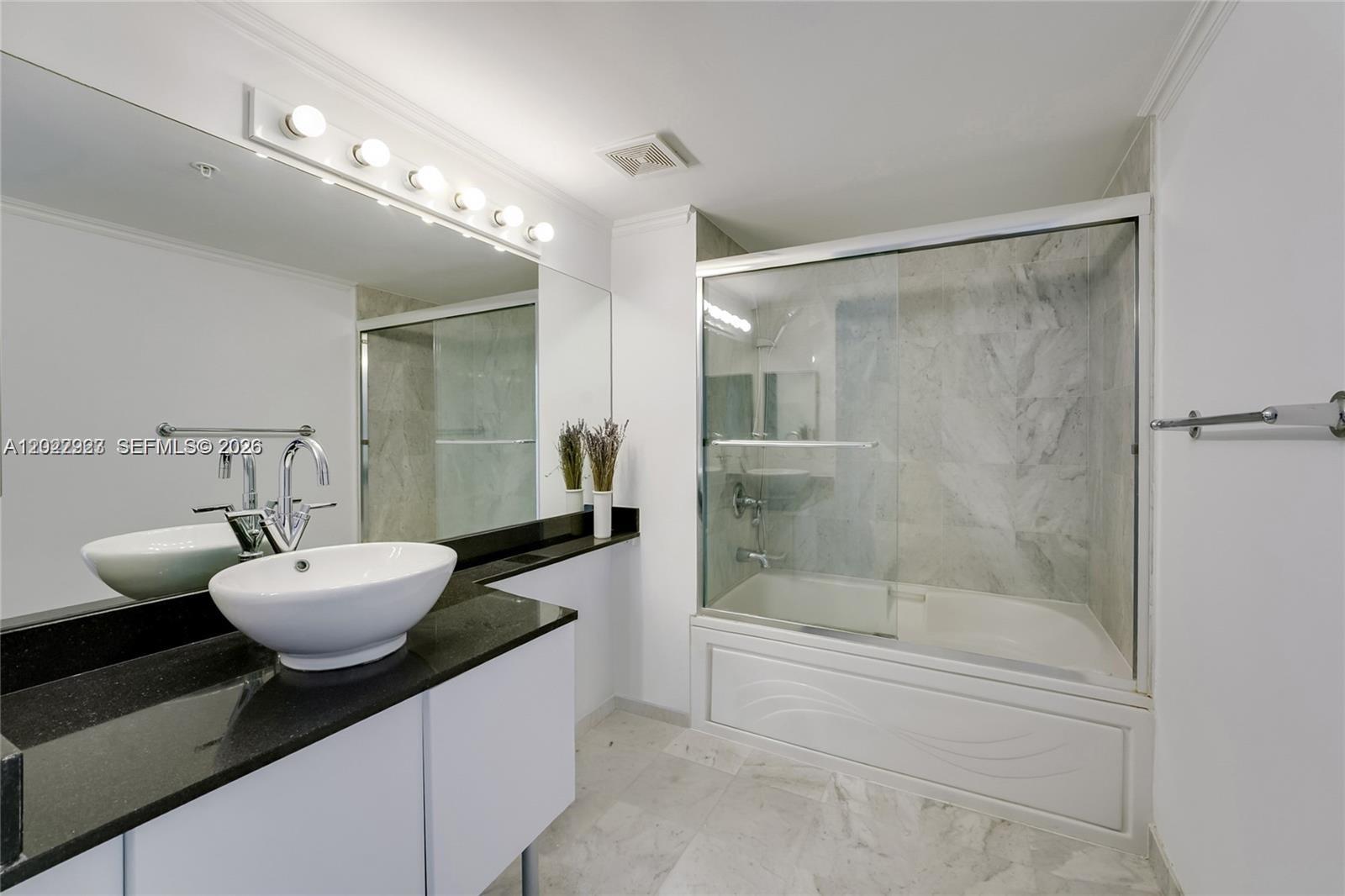 31 SE 5th St #3306, Miami FL 33131