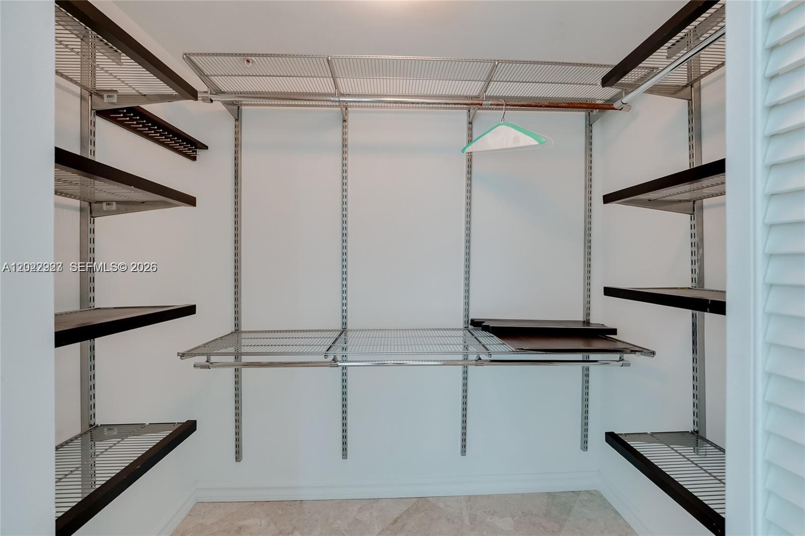 31 SE 5th St #3306, Miami FL 33131