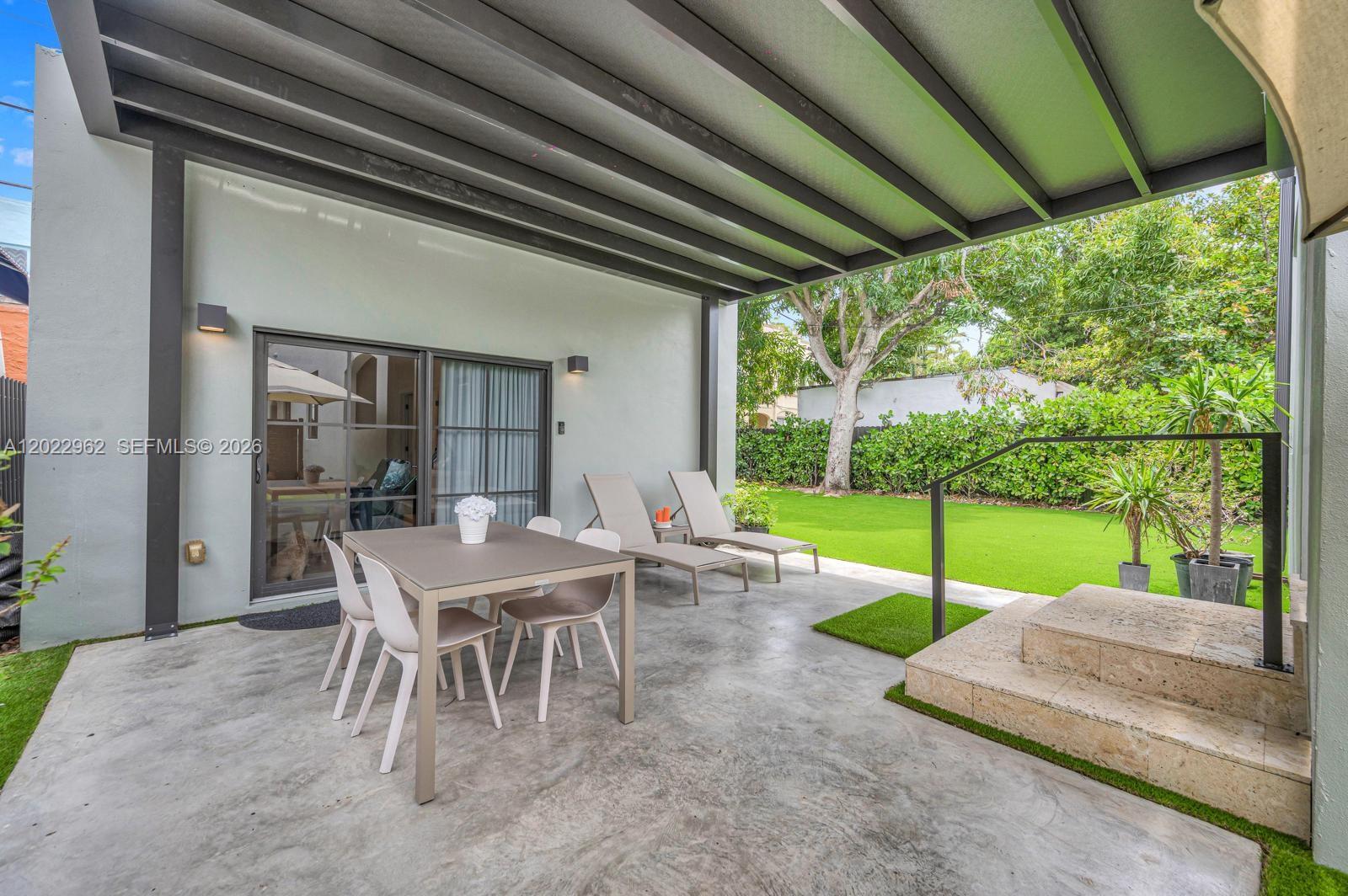 1852 SW 10th St, Miami FL 33135