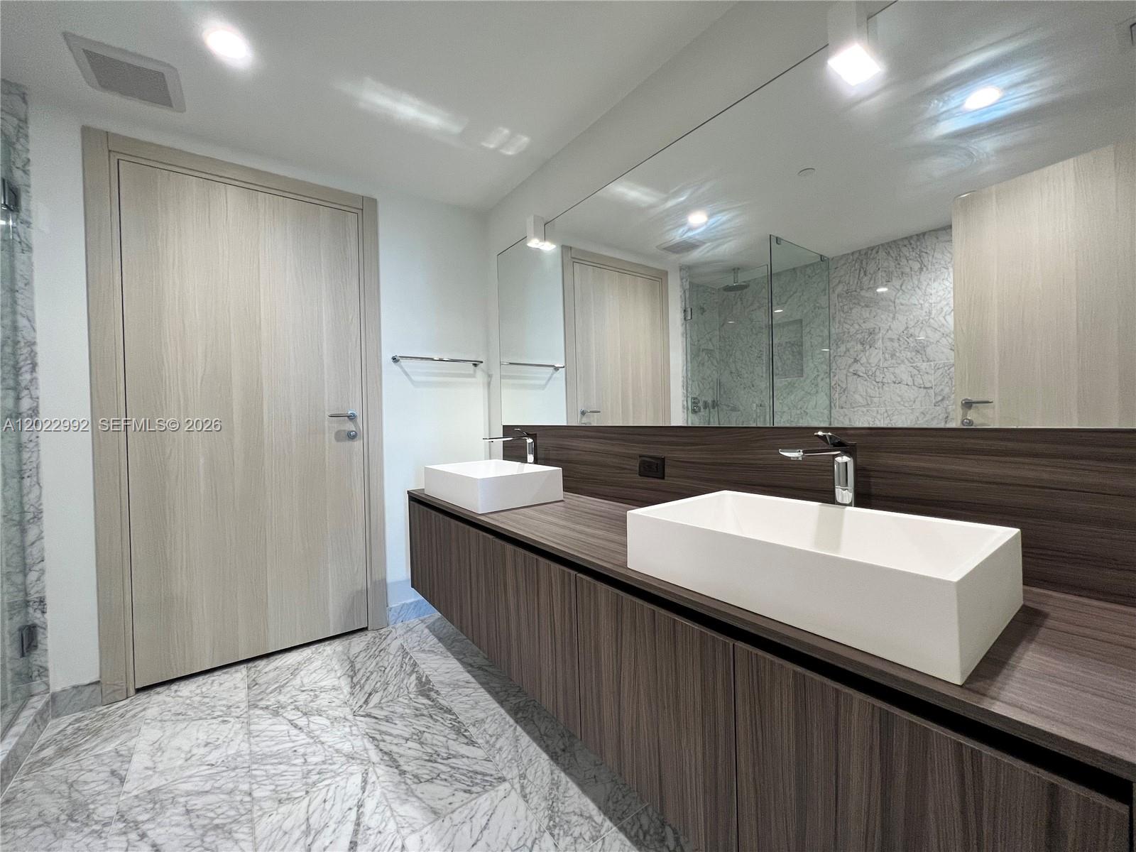 1000 Brickell Plaza #1903, Miami FL 33131