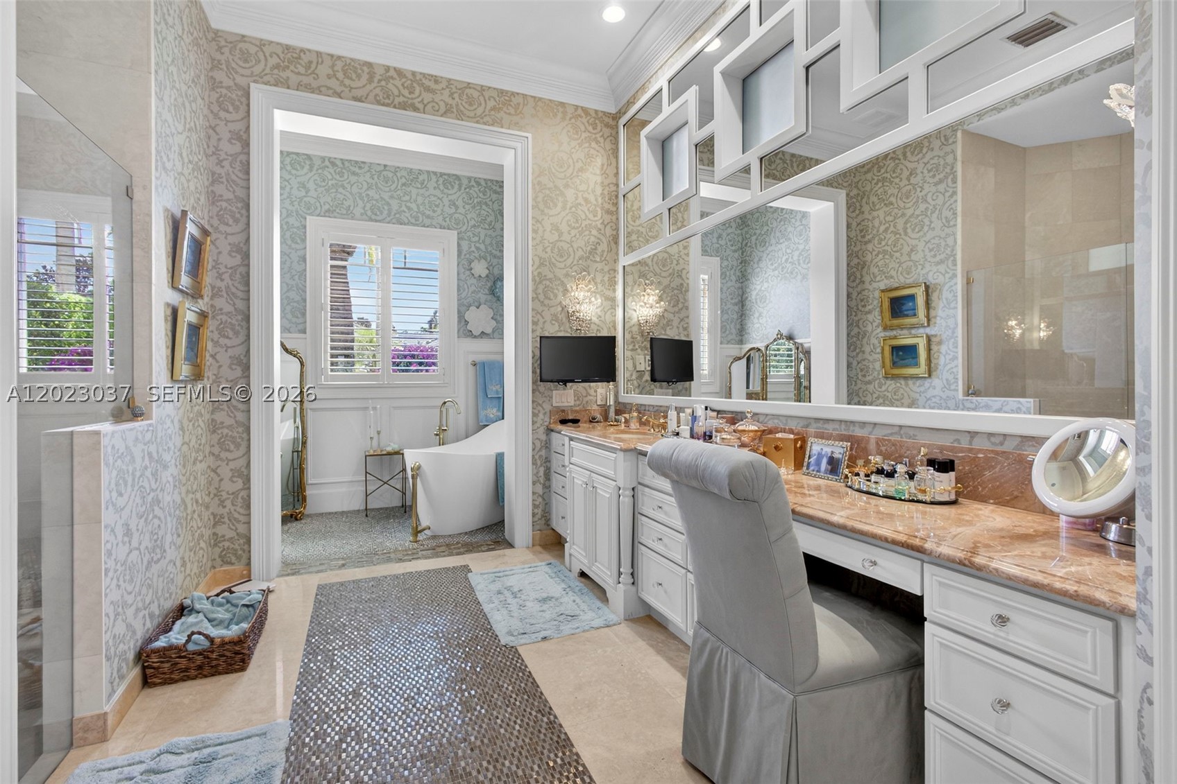 656 Hermitage Cir, Palm Beach Gardens FL 33410