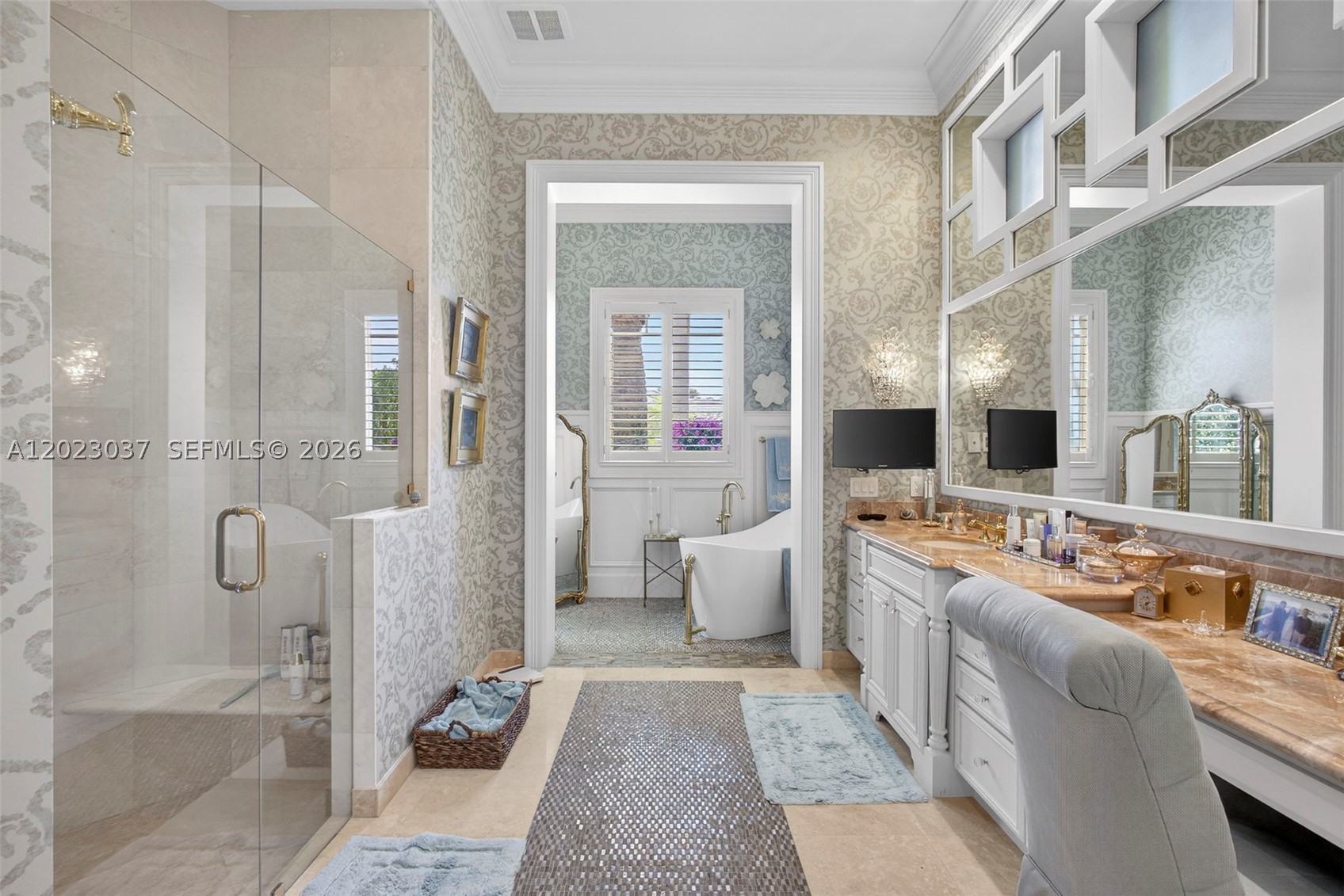 656 Hermitage Cir, Palm Beach Gardens FL 33410