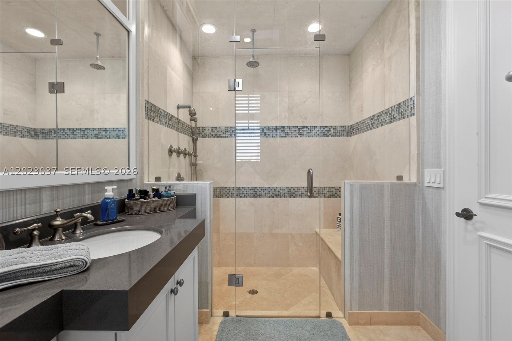 656 Hermitage Cir, Palm Beach Gardens FL 33410