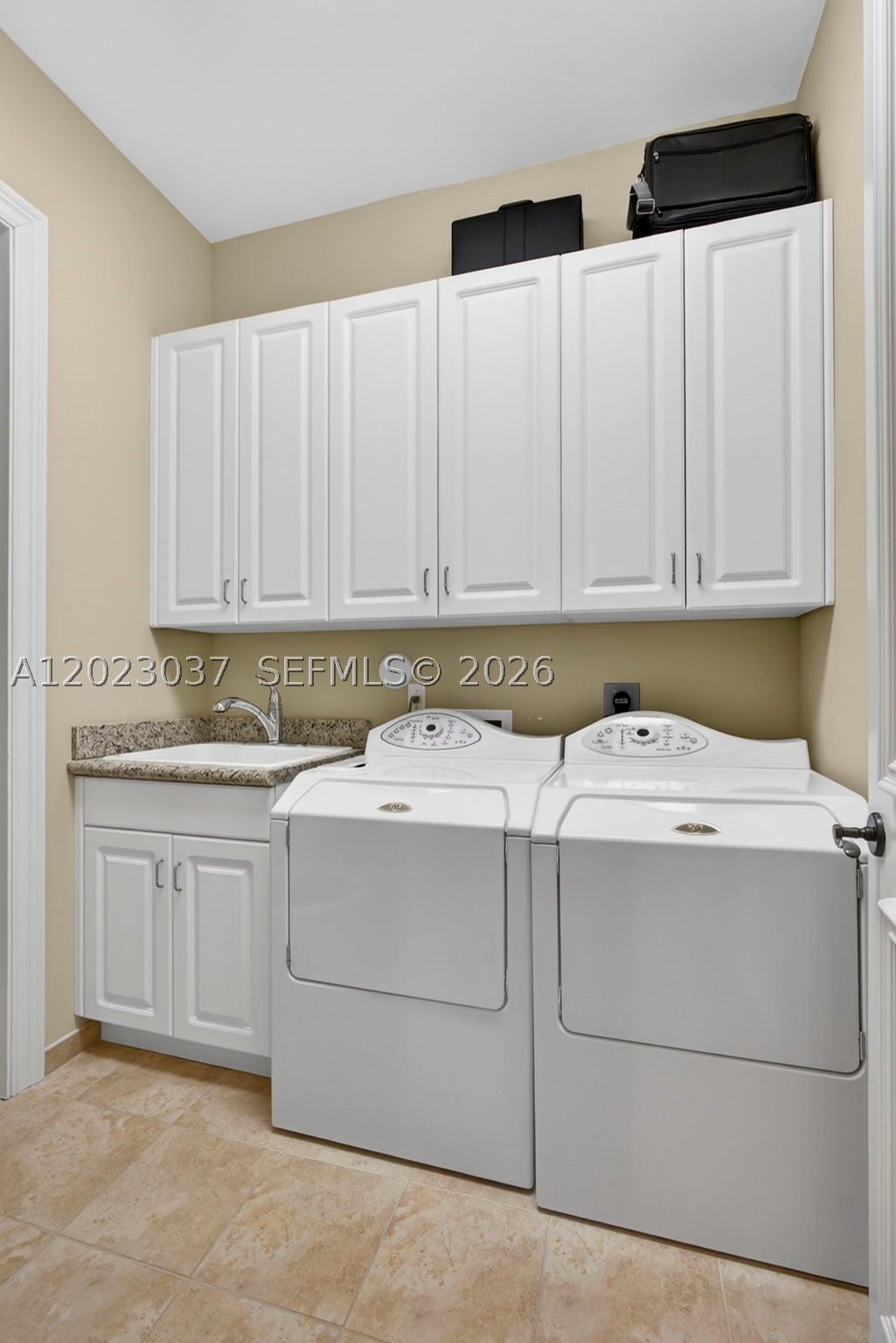 656 Hermitage Cir, Palm Beach Gardens FL 33410
