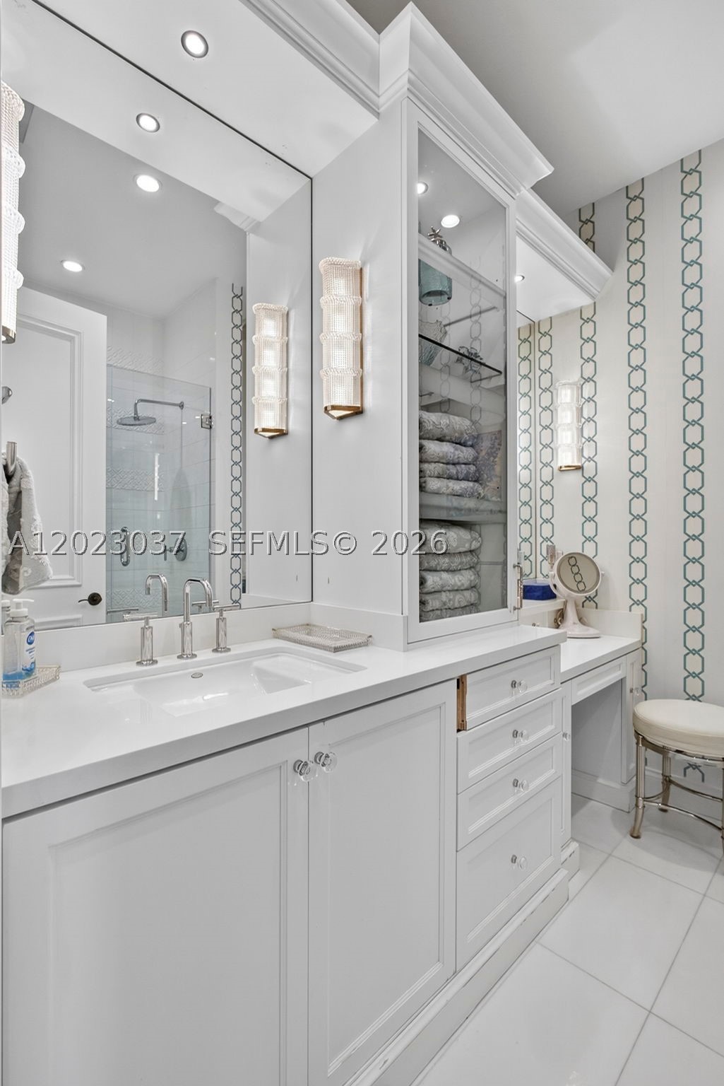 656 Hermitage Cir, Palm Beach Gardens FL 33410