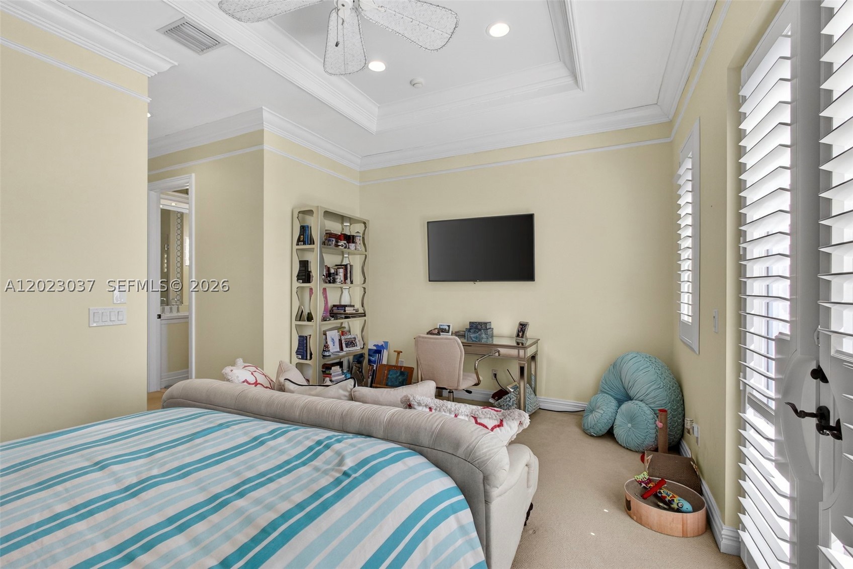 656 Hermitage Cir, Palm Beach Gardens FL 33410