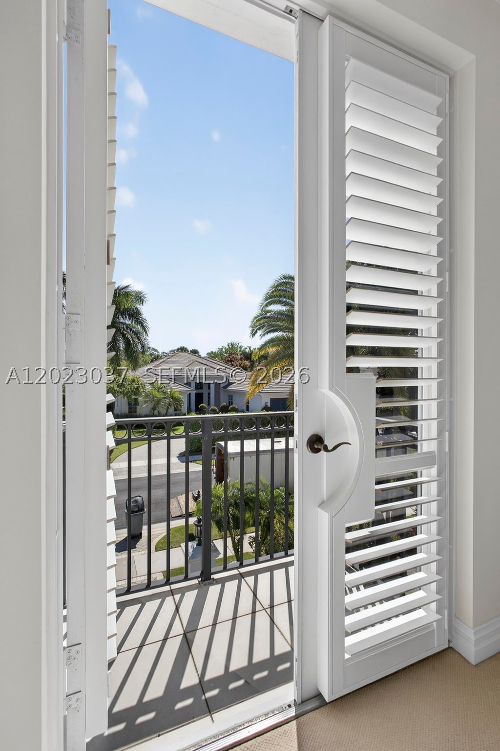 656 Hermitage Cir, Palm Beach Gardens FL 33410