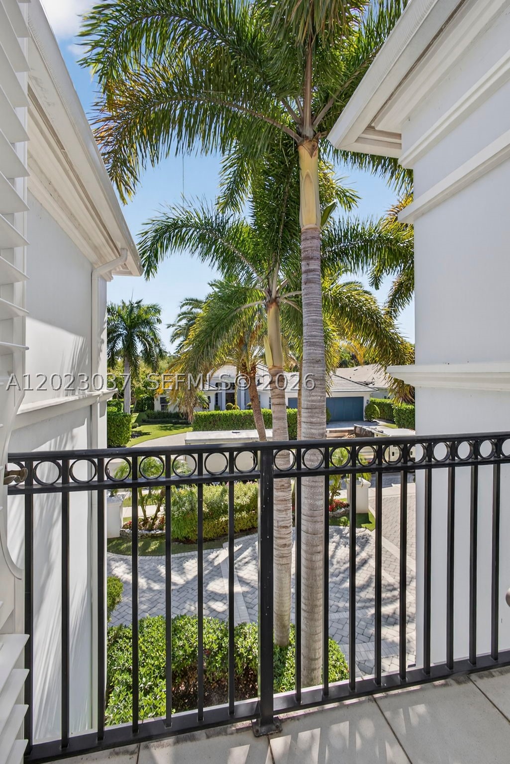 656 Hermitage Cir, Palm Beach Gardens FL 33410