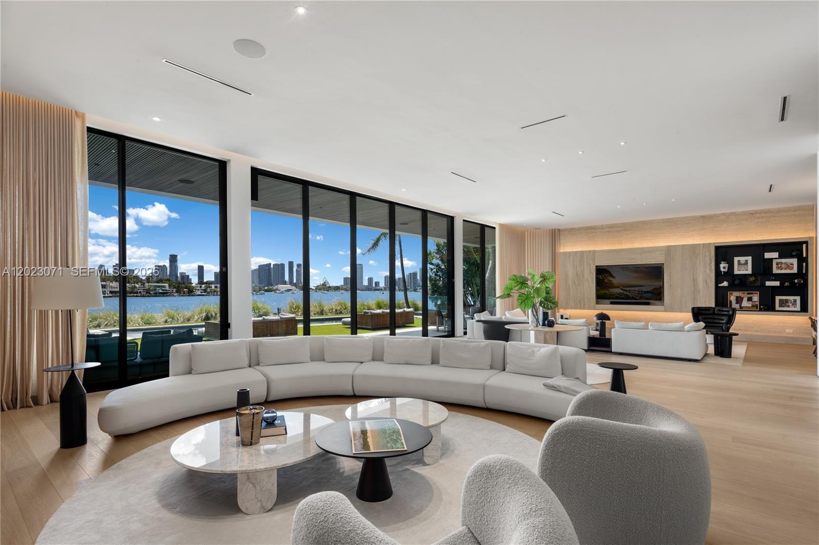 28 W Dilido Dr, Miami Beach FL 33139